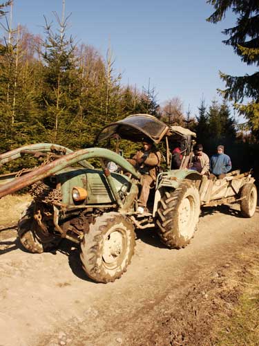 Foto La picnic cu tractorul (c) Petru Goja